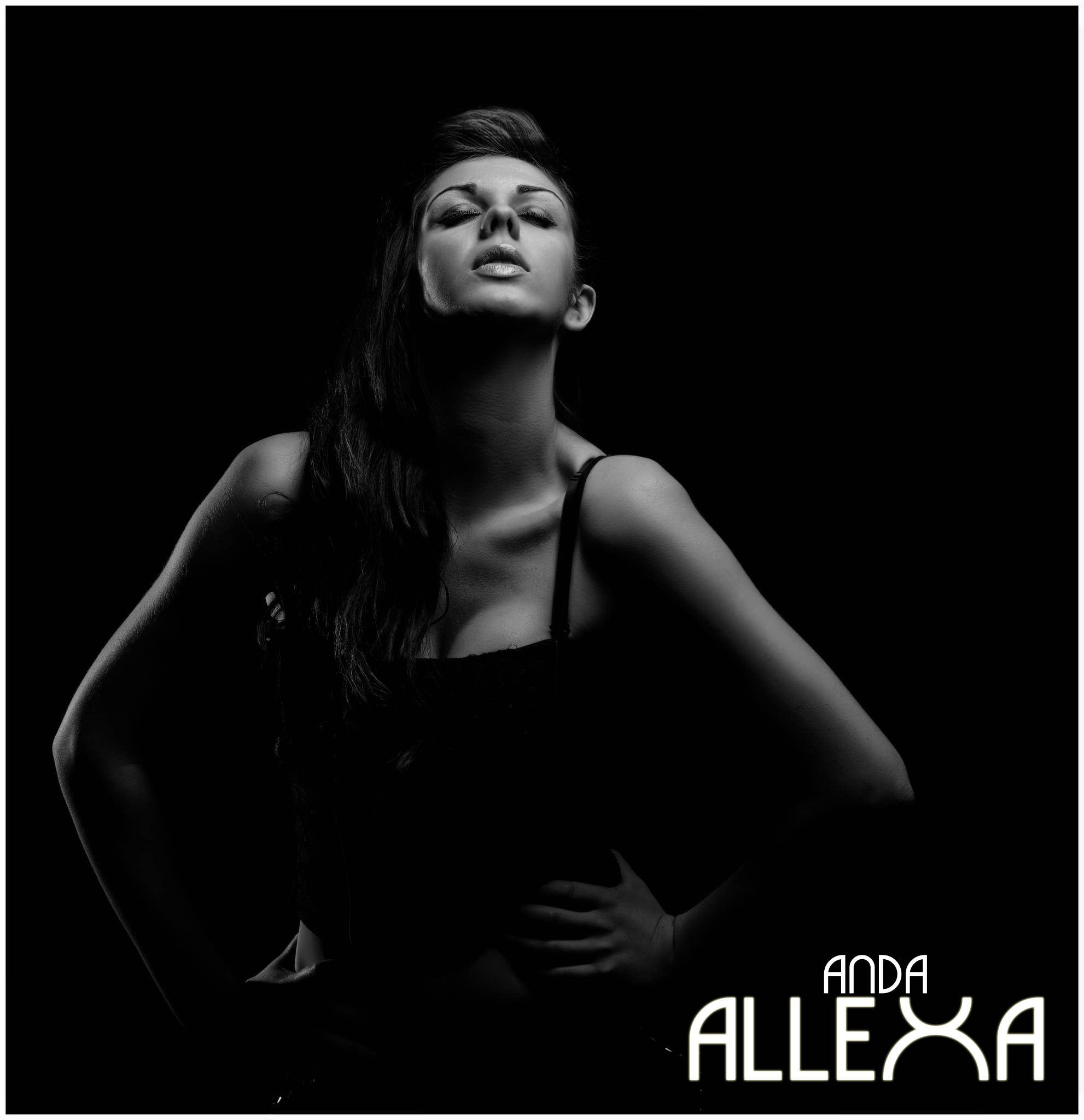 Anda Allexa Poza Prezentare
